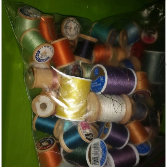 Bag of Thread - Picture 4 of 5